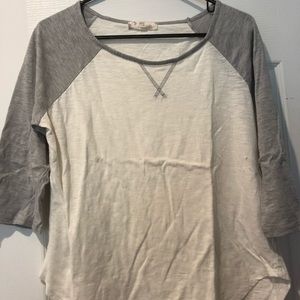 Women’s Grey/White tee
